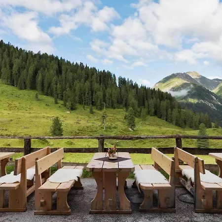Berggasthaus Höllensteinhütte Inn Tux