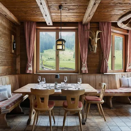 Värdshus Berggasthaus Hoellensteinhuette