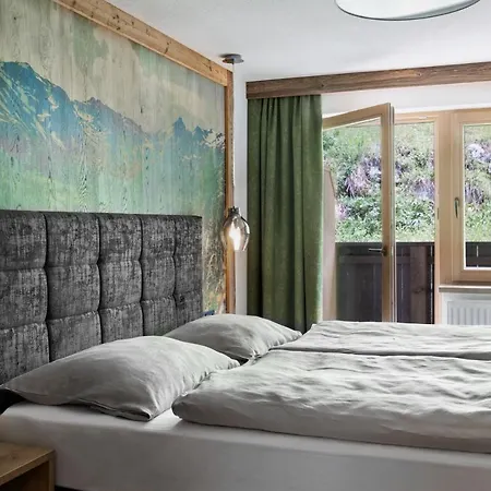 Berggasthaus Hoellensteinhuette Inn Tux