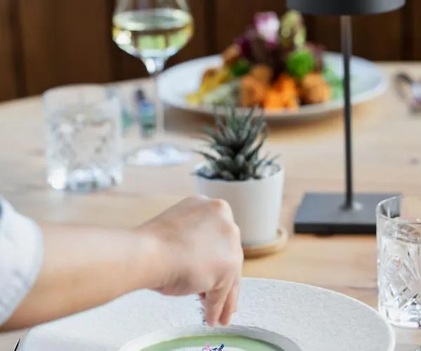 Berggasthaus Höllensteinhütte Gasthof 3*