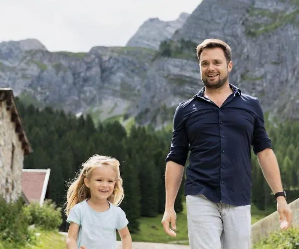 Berggasthaus Hollensteinhutte بيت ريفي