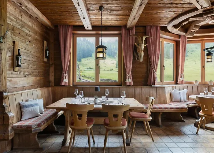 بيت ريفي Berggasthaus Hollensteinhutte